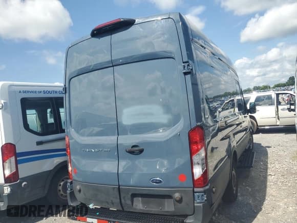 ✅ 2020 Ford Transit Cargo • VIN: 1FTBR3X80LKA28630 • Lot: 81219295. Wystawiony na Copart z przebiegiem 123 877 mil. Bezpłatny archiwum sprzedaży aukcyjnych z USA i szczegółowy raport historii pojazdu na DreamBid. Zdjęcie 3.