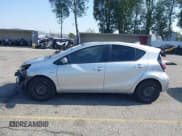 ✅ 2016 Toyota Prius One • VIN: JTDKDTB35G1117843 • Lot: 42094220. Listed on IAAI with 275,814 mi. Free auction sales archive from the USA and detailed vehicle history report at DreamBid. Image 15.