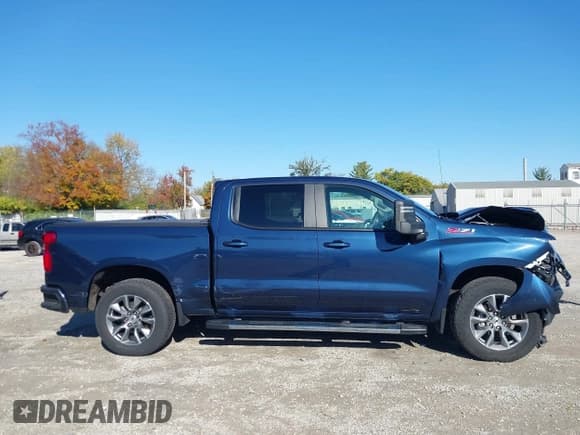 ✅ 2022 Chevrolet Silverado 1500 RST • VIN: 1GCUYEED8NZ226146 • Lot: 43600467. Wystawiony na IAAI z przebiegiem 41 193 mil. Bezpłatny archiwum sprzedaży aukcyjnych z USA i szczegółowy raport historii pojazdu na DreamBid. Zdjęcie 13.
