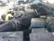 1999 Chevrolet Blazer LT z VIN 1GNDT13W9X2186755, wystawiony jako IAAI lot #41865171 z przebiegiem 107 191 mil mil oraz . Historia ofert i sprzedaży dostępna na DreamBid. Obrazek 19.