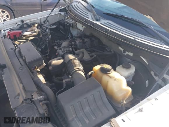 ✅ 2011 Ford F-150 XL • VIN: 1FTMF1CM0BKD08247 • Lot: 42939717. Listed on IAAI with 212,626 mi. Free auction sales archive from the USA and detailed vehicle history report at DreamBid. Image 10.