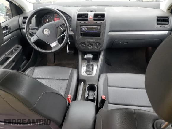 ✅ 2006 Volkswagen Jetta 2.5L • VIN: 3VWRG71K26M775527 • Лот: 81575495. Опубликован ранее на Copart с пробегом 156 697 миль. Бесплатный доступ к архиву аукционных продаж из США и подробный отчёт об истории автомобиля на DreamBid. Изображение 8.