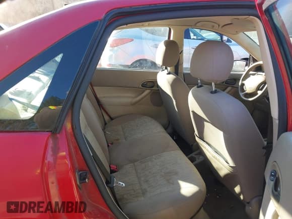 ✅ 2005 Ford Focus S • VIN: 1FAFP34N35W257290 • Lot: 43685040. Wystawiony na IAAI z przebiegiem 147 373 mil. Bezpłatny archiwum sprzedaży aukcyjnych z USA i szczegółowy raport historii pojazdu na DreamBid. Zdjęcie 8.