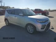 ✅ 2020 Kia Soul LX • VIN: KNDJ23AU8L7717629 • Lot: 86487055. Wystawiony na Copart z przebiegiem 63 633 mil. Bezpłatny archiwum sprzedaży aukcyjnych z USA i szczegółowy raport historii pojazdu na DreamBid. Zdjęcie 4.