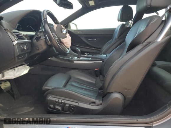 ✅ 2017 BMW 6 Series • VIN: WBA6H1C3XHD933145 • Lot: 89505365. Wystawiony na Copart z przebiegiem Nie podano. Bezpłatny archiwum sprzedaży aukcyjnych z USA i szczegółowy raport historii pojazdu na DreamBid. Zdjęcie 7.