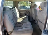 ✅ 2005 Chevrolet Suburban LT • VIN: 3GNEC16Z65G251978 • Лот: 89928355. Опубликован ранее на Copart с пробегом 210 594 миль. Бесплатный доступ к архиву аукционных продаж из США и подробный отчёт об истории автомобиля на DreamBid. Изображение 11.