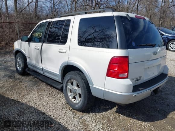 ✅ 2002 Ford Explorer • VIN: 1FMZU75E12ZA77334 • Lot: 41714883. Listed on IAAI with 174,645 mi. Free auction sales archive from the USA and detailed vehicle history report at DreamBid. Image 3.