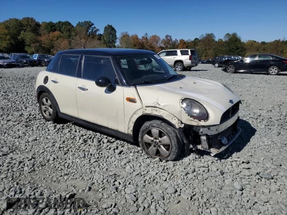 ✅ 2015 MINI Hardtop 4 Door • VIN: WMWXS5C5XFT831930 • Lot: 82584965. Listed on Copart with 138,432 mi. Free auction sales archive from the USA and detailed vehicle history report at DreamBid. Image 4.