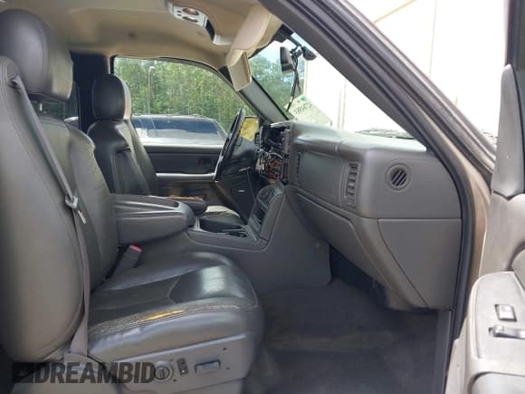 ✅ 2006 Chevrolet Silverado 2500HD LT3 • VIN: 1GCHK23D36F183312 • Лот: 42764583. Опубликован ранее на IAAI с пробегом 233 413 миль. Бесплатный доступ к архиву аукционных продаж из США и подробный отчёт об истории автомобиля на DreamBid. Изображение 5.