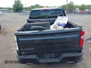 ✅ 2022 Chevrolet Silverado 1500 LT Trail Boss • VIN: 1GCPYFED8NZ149555 • Lot: 42168228. Wystawiony na IAAI z przebiegiem 59 653 mil. Bezpłatny archiwum sprzedaży aukcyjnych z USA i szczegółowy raport historii pojazdu na DreamBid. Zdjęcie 16.