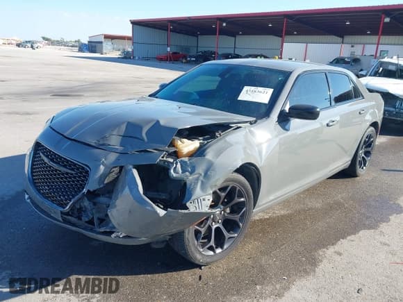 ✅ 2019 Chrysler 300 Touring • VIN: 2C3CCAAG0KH601594 • Lot: 43383621. Listed on IAAI with 124,848 mi. Free auction sales archive from the USA and detailed vehicle history report at DreamBid. Image 2.