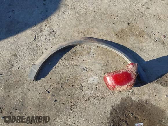 2008 Saturn VUE XE z VIN 3GSCL33P88S640657, wystawiony jako IAAI lot #40954856 z przebiegiem 127 895 mil mil oraz . Historia ofert i sprzedaży dostępna na DreamBid. Obrazek 11.