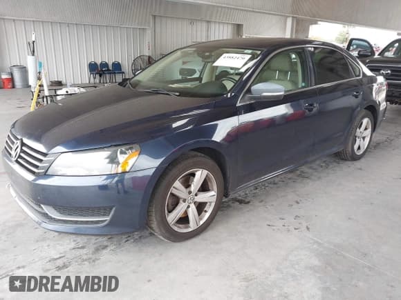 ✅ 2013 Volkswagen Passat SE • VIN: 1VWBP7A36DC070867 • Лот: 43882470. Опубликован ранее на IAAI с пробегом 108 977 миль. Бесплатный доступ к архиву аукционных продаж из США и подробный отчёт об истории автомобиля на DreamBid. Изображение 2.