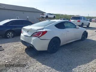 ✅ 2010 Hyundai Genesis Coupe Grand Touring • VIN: KMHHU6KH2AU023718 • Lot: 42090880. Wystawiony na IAAI z przebiegiem 228 944 mil. Bezpłatny archiwum sprzedaży aukcyjnych z USA i szczegółowy raport historii pojazdu na DreamBid. Zdjęcie 4.