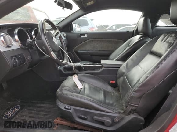 ✅ 2006 Ford Mustang Standard • VIN: 1ZVHT80N565152031 • Лот: 92177275. Опубликован ранее на Copart с пробегом 163 384 миль. Бесплатный доступ к архиву аукционных продаж из США и подробный отчёт об истории автомобиля на DreamBid. Изображение 7.