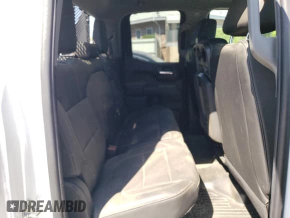 ✅ 2022 GMC Sierra 1500 • VIN: 1GTR9AED9NZ183917 • Lot: 55681144. Wystawiony na Copart z przebiegiem 53 331 mil. Bezpłatny archiwum sprzedaży aukcyjnych z USA i szczegółowy raport historii pojazdu na DreamBid. Zdjęcie 10.