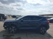 ✅ 2022 Volvo XC40 Inscription • VIN: YV4162UL4N2697409 • Лот: 43710282. Опубликован ранее на IAAI с пробегом 11 350 миль. Бесплатный доступ к архиву аукционных продаж из США и подробный отчёт об истории автомобиля на DreamBid. Изображение 15.