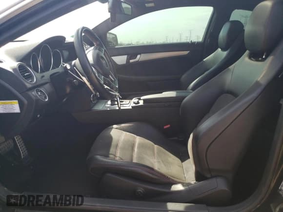 ✅ 2013 Mercedes-Benz C 350 • VIN: WDDGJ8JB8DG054630 • Lot: 81134105. Listed on Copart with 79,815 mi. Free auction sales archive from the USA and detailed vehicle history report at DreamBid. Image 7.