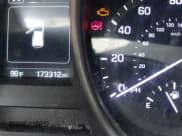 ✅ 2017 Hyundai Santa Fe 2.4L • VIN: 5XYZTDLB4HG399827 • Lot: 42831203. Wystawiony na IAAI z przebiegiem 173 312 mil. Bezpłatny archiwum sprzedaży aukcyjnych z USA i szczegółowy raport historii pojazdu na DreamBid. Zdjęcie 15.