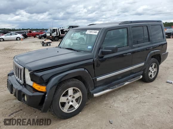 ✅ 2010 Jeep Commander Sport • VIN: 1J4RG4GK5AC157244 • Lot: 71551744. Wystawiony na Copart z przebiegiem 152 933 mil. Bezpłatny archiwum sprzedaży aukcyjnych z USA i szczegółowy raport historii pojazdu na DreamBid. Zdjęcie 1.