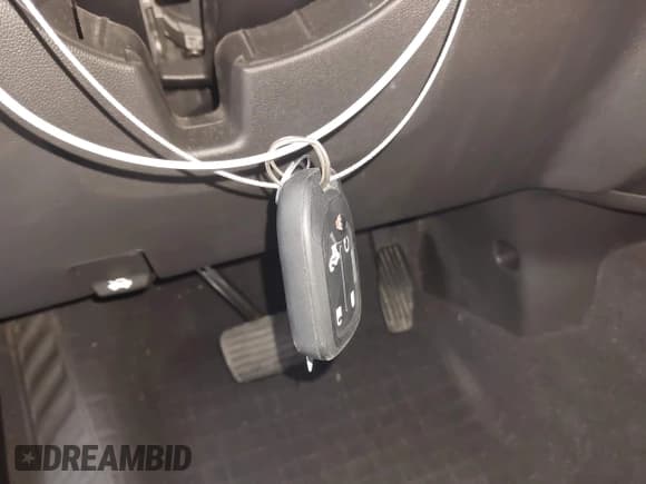 ✅ 2020 Chevrolet Silverado 1500 LT • VIN: 3GCPWCEKXLG168284 • Lot: 43052996. Listed on IAAI with 98,350 mi. Free auction sales archive from the USA and detailed vehicle history report at DreamBid. Image 11.