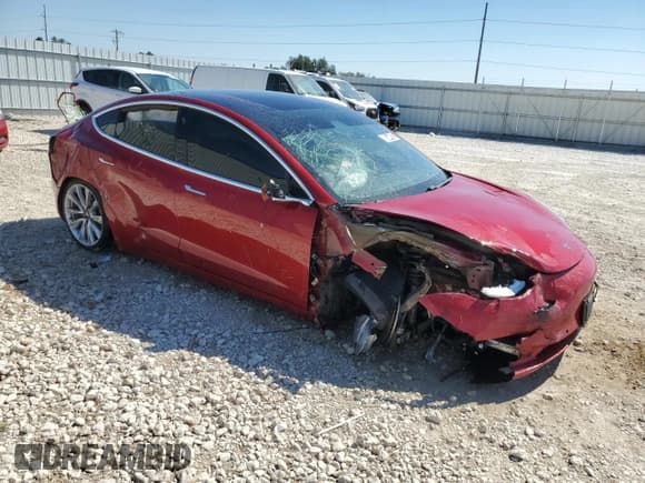 ✅ 2018 Tesla Model 3 Long Range Battery • VIN: 5YJ3E1EA4JF004626 • Lot: 85544525. Wystawiony na Copart z przebiegiem 105 240 mil. Bezpłatny archiwum sprzedaży aukcyjnych z USA i szczegółowy raport historii pojazdu na DreamBid. Zdjęcie 4.