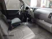 ✅ 2010 Nissan Frontier SE • VIN: 1N6AD0ER1AC422386 • Lot: 40995307. Wystawiony na IAAI z przebiegiem 195 742 mil. Bezpłatny archiwum sprzedaży aukcyjnych z USA i szczegółowy raport historii pojazdu na DreamBid. Zdjęcie 5.