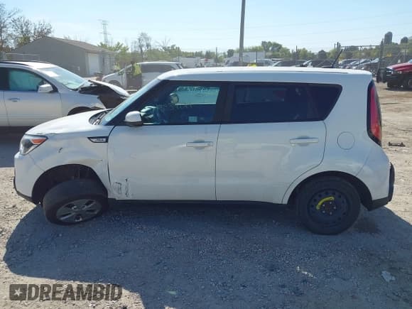 ✅ 2016 Kia Soul • VIN: KNDJN2A21G7352197 • Lot: 43339291. Wystawiony na IAAI z przebiegiem 165 763 mil. Bezpłatny archiwum sprzedaży aukcyjnych z USA i szczegółowy raport historii pojazdu na DreamBid. Zdjęcie 14.