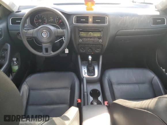 ✅ 2014 Volkswagen Jetta SE • VIN: 3VWD17AJ2EM276597 • Lot: 90652985. Wystawiony na Copart z przebiegiem 121 368 mil. Bezpłatny archiwum sprzedaży aukcyjnych z USA i szczegółowy raport historii pojazdu na DreamBid. Zdjęcie 8.