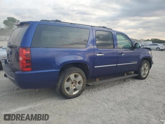 ✅ 2010 Chevrolet Suburban LTZ • VIN: 1GNUKKE36AR216773 • Lot: 74616484. Wystawiony na Copart z przebiegiem 247 900 mil. Bezpłatny archiwum sprzedaży aukcyjnych z USA i szczegółowy raport historii pojazdu na DreamBid. Zdjęcie 3.