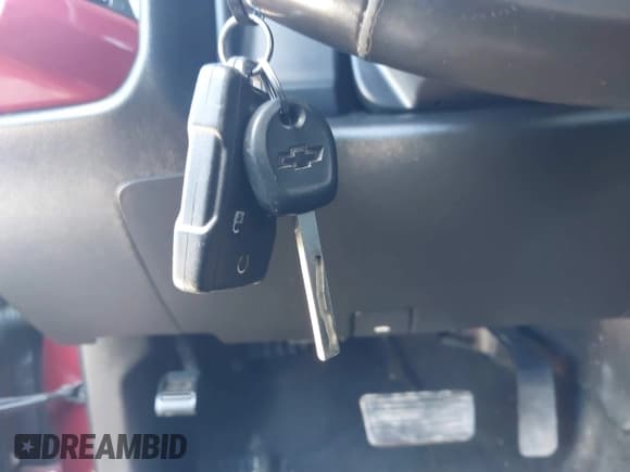 ✅ 2015 Chevrolet Silverado 2500HD LT • VIN: 1GC2KVEG3FZ134852 • Lot: 42041448. Wystawiony na IAAI z przebiegiem 117 061 mil. Bezpłatny archiwum sprzedaży aukcyjnych z USA i szczegółowy raport historii pojazdu na DreamBid. Zdjęcie 11.