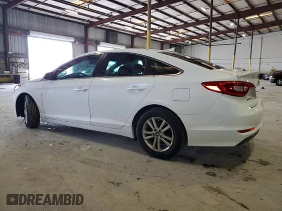 2016 Hyundai Sonata 2.4L z VIN 5NPE24AF8GH392331, wystawiony jako Copart lot #82196085 z przebiegiem 145 627 mil mil oraz Czysty tytuł • Clean title. Historia ofert i sprzedaży dostępna na DreamBid. Obrazek 2.