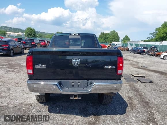 ✅ 2018 Ram 2500 SLT • VIN: 3C6TR5DT2JG166397 • Lot: 42551256. Listed on IAAI with 100,040 mi. Free auction sales archive from the USA and detailed vehicle history report at DreamBid. Image 17.