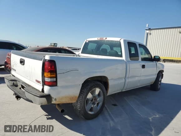 ✅ 2004 GMC Sierra 1500 SLE • VIN: 2GTEC19VX41186464 • Лот: 86314465. Опубликован ранее на Copart с пробегом 177 402 миль. Бесплатный доступ к архиву аукционных продаж из США и подробный отчёт об истории автомобиля на DreamBid. Изображение 3.