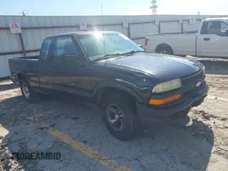 ✅ 2003 Chevrolet S-10 LS • VIN: 1GCCS19X138205569 • Лот: 43075845. Опубликован ранее на IAAI с пробегом 245 518 миль. Бесплатный доступ к архиву аукционных продаж из США и подробный отчёт об истории автомобиля на DreamBid. Изображение 1.