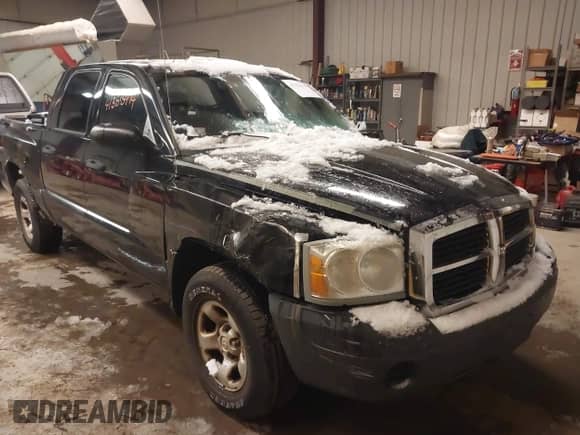 2005 Dodge Dakota ST с VIN 1D7HW28K05S305504, выставлен на аукционе IAAI как лот 41383474 с пробегом 130 079 миль миль и . История ставок и продаж доступна на DreamBid. Изображение 1.