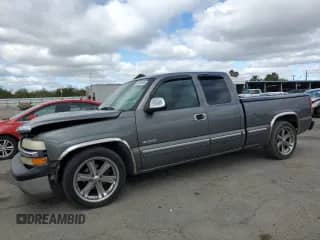 2000 Chevrolet Silverado 1500 z VIN 2GCEC19V5Y1389820, wystawiony jako Copart lot #47005935 z przebiegiem 116 834 mil mil oraz Szkoda całkowita • Salvage title. Historia ofert i sprzedaży dostępna na DreamBid. Obrazek 1.