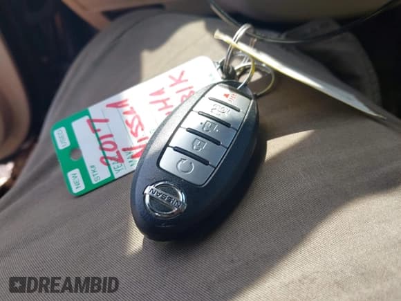 ✅ 2017 Nissan Maxima Platinum • VIN: 1N4AA6AP3HC457482 • Lot: 42568745. Listed on IAAI with 98,971 mi. Free auction sales archive from the USA and detailed vehicle history report at DreamBid. Image 11.