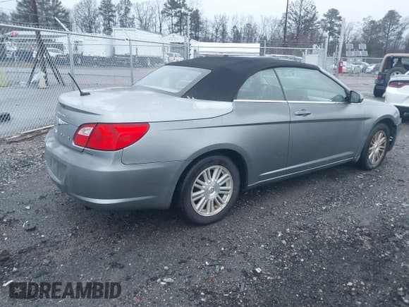 ✅ 2009 Chrysler Sebring Touring • VIN: 1C3LC55D69N539563 • Lot: 43832015. Wystawiony na IAAI z przebiegiem 186 272 mil. Bezpłatny archiwum sprzedaży aukcyjnych z USA i szczegółowy raport historii pojazdu na DreamBid. Zdjęcie 4.