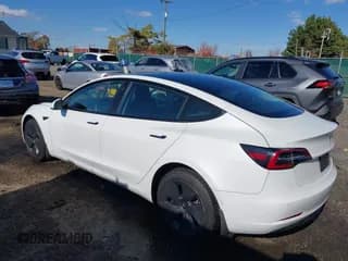 ✅ 2021 Tesla Model 3 Standard Range Plus • VIN: 5YJ3E1EA2MF046412 • Lot: 43575089. Wystawiony na IAAI z przebiegiem 55 851 mil. Bezpłatny archiwum sprzedaży aukcyjnych z USA i szczegółowy raport historii pojazdu na DreamBid. Zdjęcie 3.