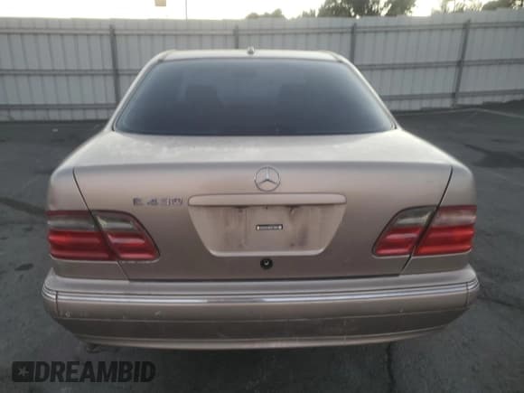 ✅ 2001 Mercedes-Benz E 320 • VIN: WDBJF70J31B293515 • Lot: 79318294. Wystawiony na Copart z przebiegiem Nie podano. Bezpłatny archiwum sprzedaży aukcyjnych z USA i szczegółowy raport historii pojazdu na DreamBid. Zdjęcie 6.