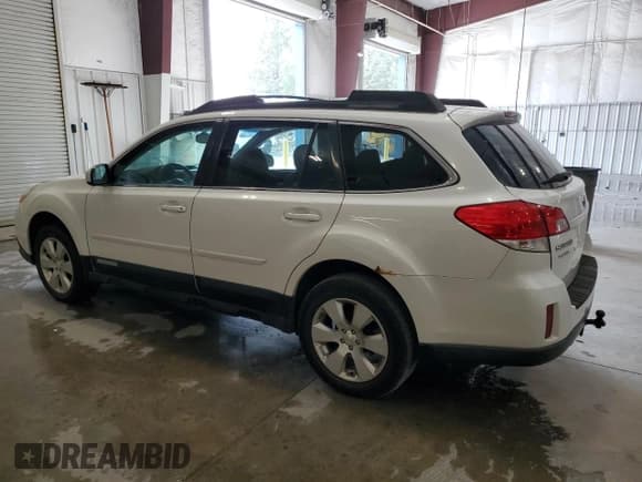 ✅ 2011 Subaru Outback Premium • VIN: 4S4BRCGC7B3423980 • Лот: 86131445. Опубликован ранее на Copart с пробегом 207 309 миль. Бесплатный доступ к архиву аукционных продаж из США и подробный отчёт об истории автомобиля на DreamBid. Изображение 2.