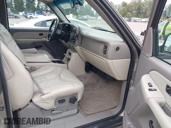 ✅ 2001 GMC Yukon XL SLT • VIN: 1GKFK16T11J187325 • Lot: 42685347. Listed on IAAI with 132,331 mi. Free auction sales archive from the USA and detailed vehicle history report at DreamBid. Image 5.