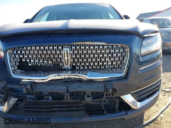 ✅ 2019 Lincoln Nautilus Reserve • VIN: 2LMPJ8L99KBL45551 • Lot: 43702596. Listed on IAAI with 70,956 mi. Free auction sales archive from the USA and detailed vehicle history report at DreamBid. Image 6.