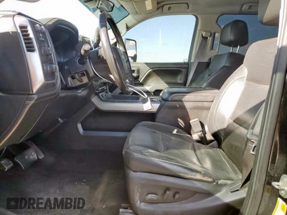 ✅ 2015 Chevrolet Silverado 2500HD LTZ • VIN: 1GC1KWE8XFF104422 • Lot: 92996355. Wystawiony na Copart z przebiegiem 161 940 mil. Bezpłatny archiwum sprzedaży aukcyjnych z USA i szczegółowy raport historii pojazdu na DreamBid. Zdjęcie 7.