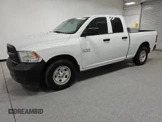 2018 Ram 1500 Tradesman z VIN 1C6RR6FG8JS303576, wystawiony jako Copart lot #80670795 z przebiegiem 140 609 mil mil oraz Czysty tytuł • Clean title. Historia ofert i sprzedaży dostępna na DreamBid. Obrazek 1.