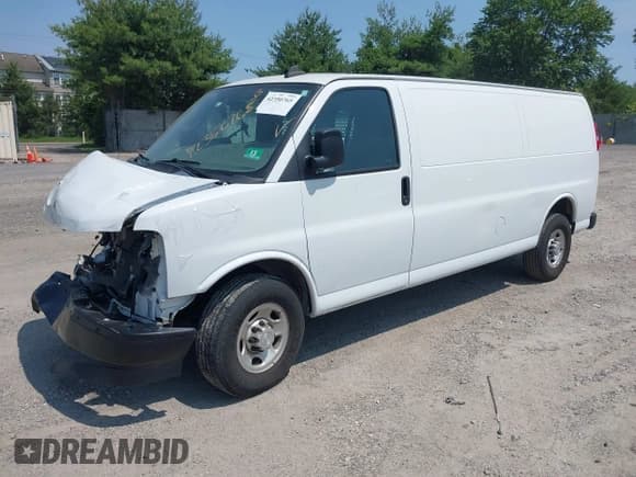 ✅ 2019 Chevrolet Express Cargo • VIN: 1GCWGBFP1K1355374 • Лот: 42350765. Опубликован ранее на IAAI с пробегом 316 510 миль. Бесплатный доступ к архиву аукционных продаж из США и подробный отчёт об истории автомобиля на DreamBid. Изображение 2.