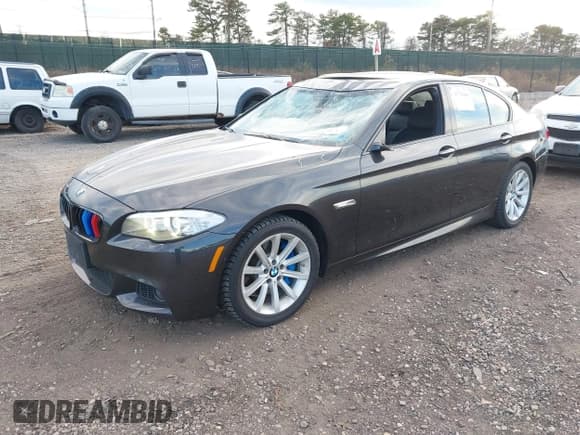 ✅ 2013 BMW 5 Series 535i xDrive • VIN: WBAFU7C56DDU73332 • Lot: 43729448. Listed on IAAI with 92,283 mi. Free auction sales archive from the USA and detailed vehicle history report at DreamBid. Image 18.