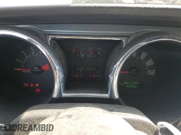 ✅ 2005 Ford Mustang Deluxe • VIN: 1ZVFT84NX55182674 • Lot: 54628895. Listed on Copart with 113,265 mi. Free auction sales archive from the USA and detailed vehicle history report at DreamBid. Image 9.