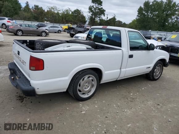 ✅ 1998 Chevrolet S-10 • VIN: 1GCCS1444WK202508 • Lot: 86473275. Wystawiony na Copart z przebiegiem 289 317 mil. Bezpłatny archiwum sprzedaży aukcyjnych z USA i szczegółowy raport historii pojazdu na DreamBid. Zdjęcie 3.